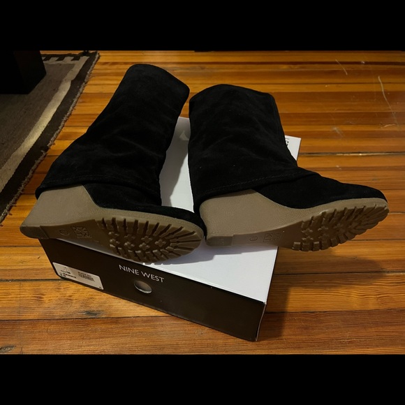 Gently worn MRKT Womens suede boots with rubber wedge heel. - Picture 2 of 3